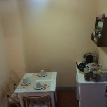 Gir Di Mura Guest house *
