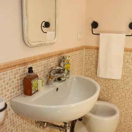 Gir Di Mura Guest house